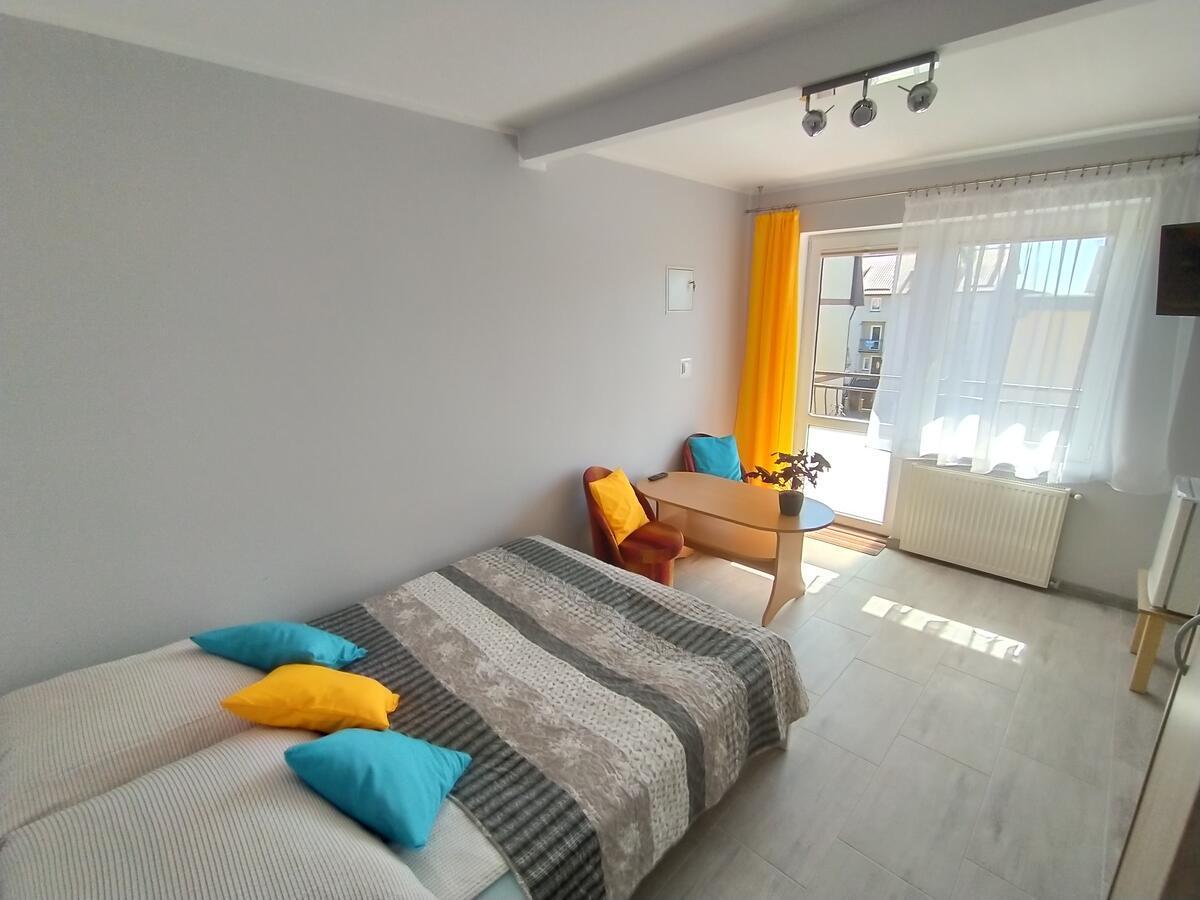 Moris 2 Pokoje Goscinne Łeba Exterior foto